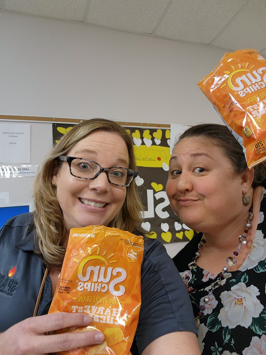 TechyBecky7's tweet image. Techie Tuesdays at Transportation are @IT_SDIRC favorite!! @IRCSchools is so lucky to have the best drivers! 🥰🚍 #SDIRCStrongerTogether #SPARK_IT