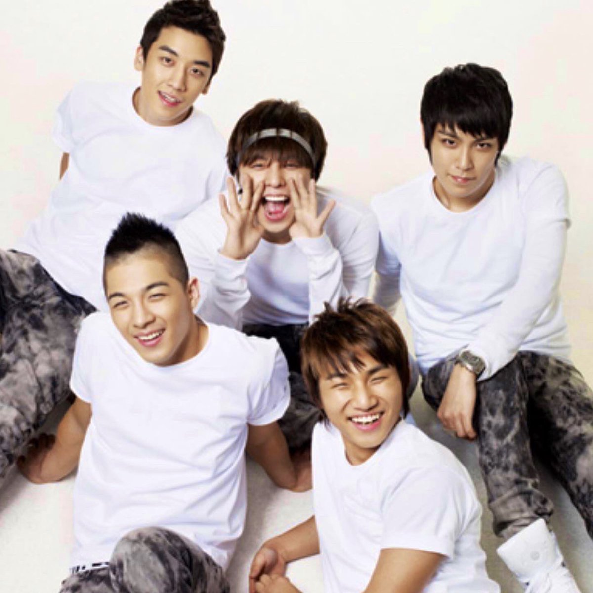 55xxgdvip818's tweet photo. BIGBANG is VIP ๐VIP is BIGBANG๐
๐คForever Love๐ค
#16YearsWithBIGBANG
#๋น
๋ฑ
์_์ธ์ ๊น์ง๋_VIP
#๋น
๋ฑ
์_16๋ฒ์งธ_๋ด์ฌ๋ฆ๊ฐ์๊ฒจ์ธ
#BIGBANG #๋น
๋ฑ
#ForeverVIP https://t.co/zWnV9PuSJL