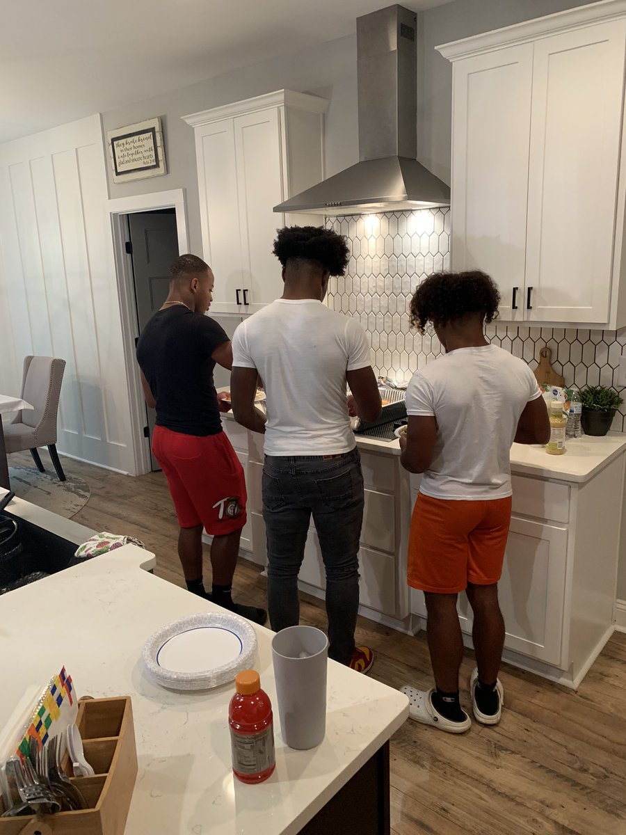 CoachJoeyKing's tweet photo. I love these guys! Glad to hang out with our RB’s for a little bit tonight! @Carrollton_High https://t.co/LatrBPals4