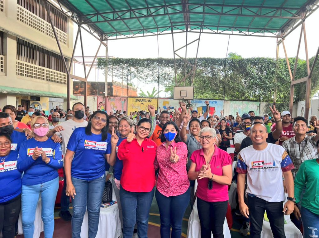 johanitakenpo's tweet photo. #18Ago Los 464 propulsores y propulsoras de Samán de Güere han sido juramentados para el proceso de renovación del #20Ago. Estos líderes y lideresas están preparados para la nueva época que nos ha llamado el Pdte.@NicolasMaduro y Gob.@Soykarinacarpio #JusticiaContraElTerrorismo https://t.co/OcI9Y6ukMF