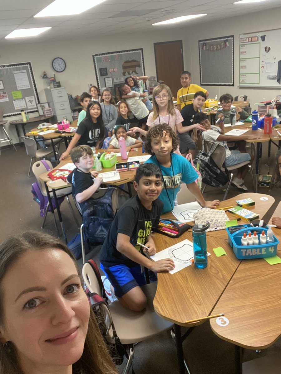 Mrs_Molinos's tweet photo. Alturismo party in @MrsTRitz room. Hanging out with my old students made my day! #ACEhousesystems #ACEcubs @campbellcubs https://t.co/hIqhVb8HBY