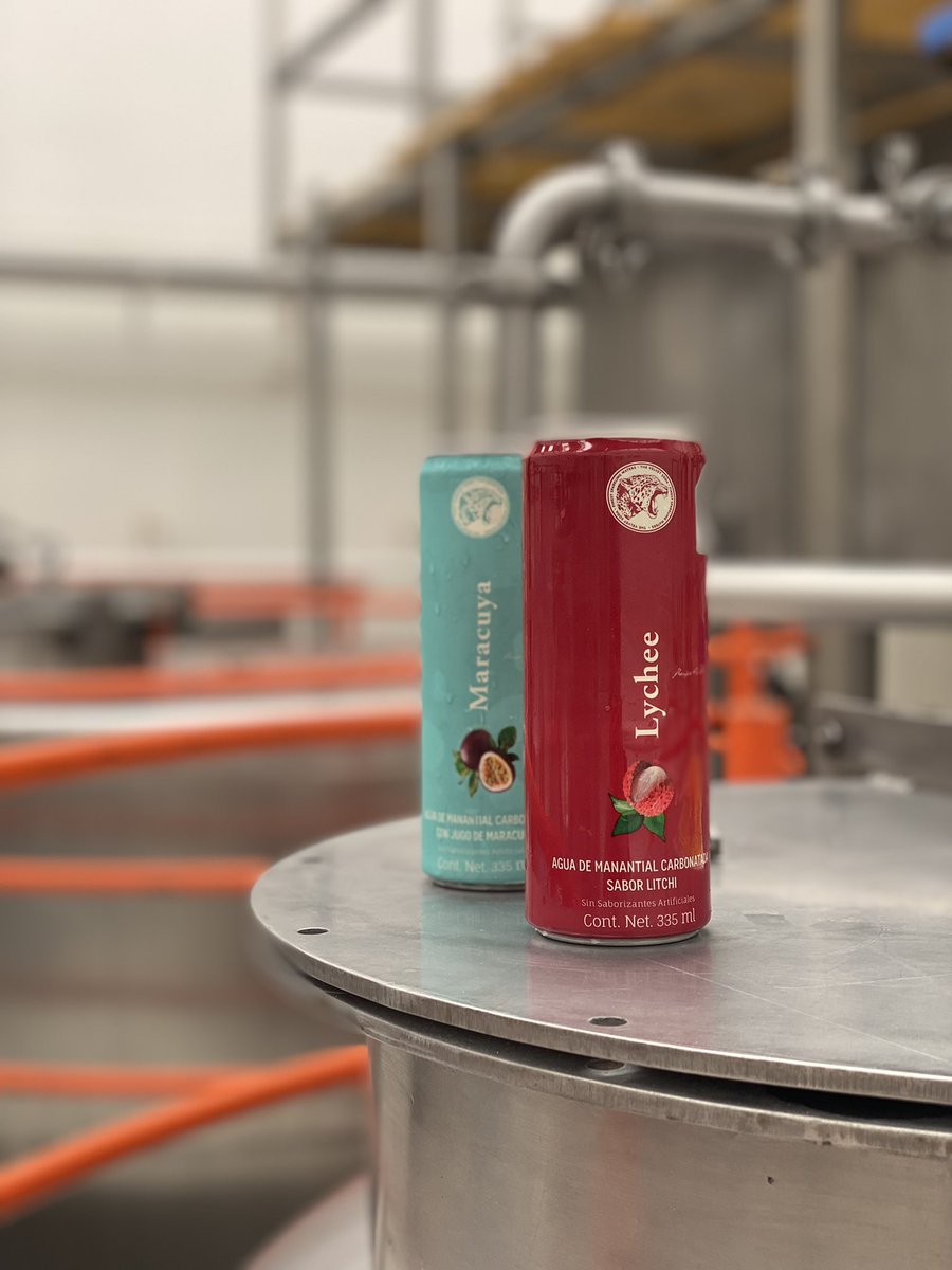VelvetSoda's tweet photo. Ya están aquí! La nueva presentación de velvet soda, ahora también disponible en lata de 355ml. Tu lo pides, nosotros escuchamos. #velvetsoda #tomalamejor https://t.co/M8N7ACmZwG