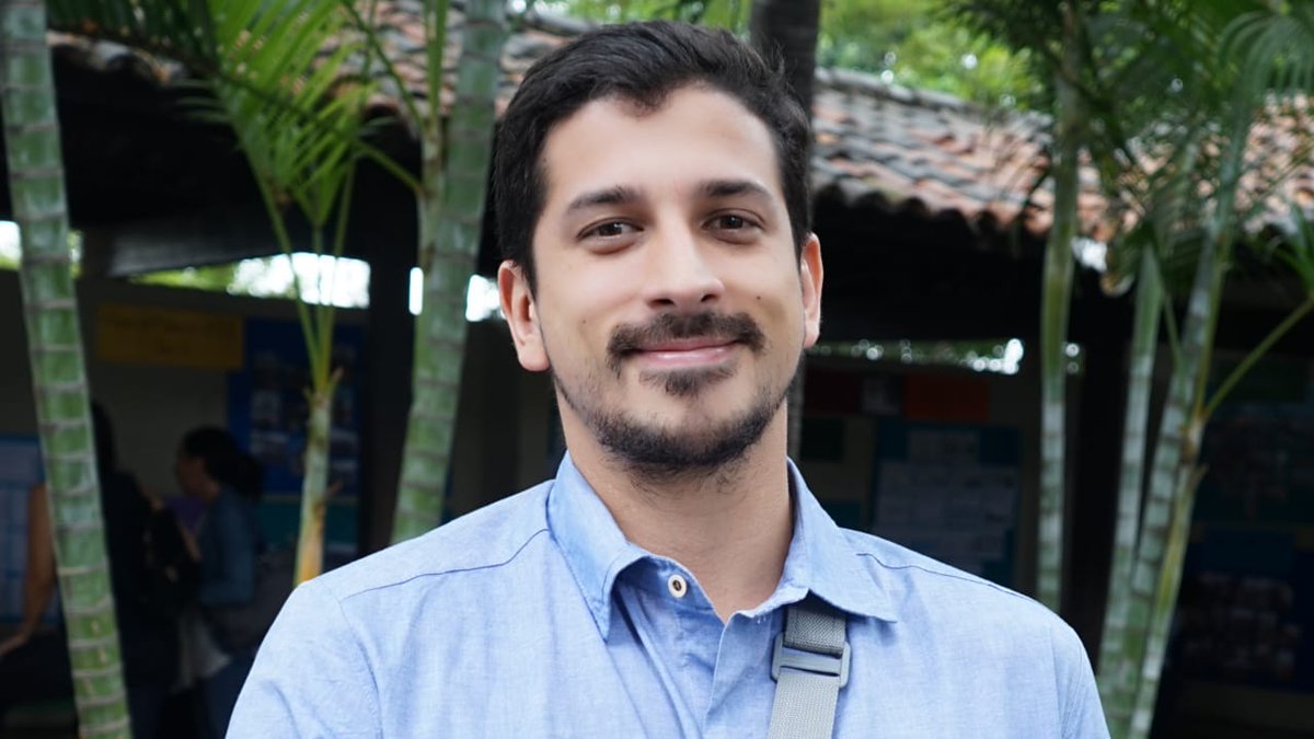 Mientras mi hijo yace en esa bóveda,uno de los presuntos implicados en su asesinato apelará mañana por su libertad (está vivo para hacerlo). Además,debo usar la palabra"PRESUNTO" porque la ley le otorga a él derechos,mientras q los de mi hijo fueron arrebatados #JusticiaParaJaime