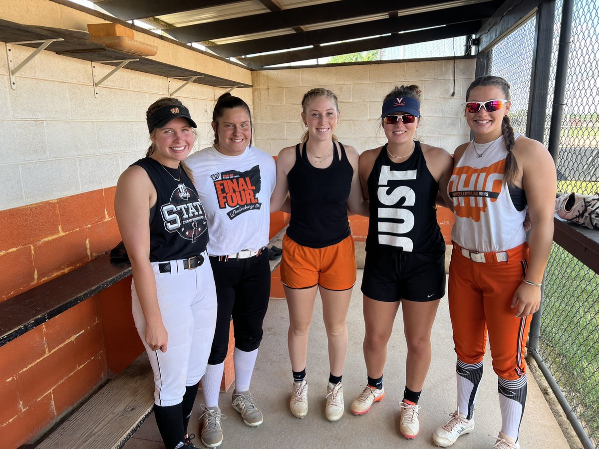 MaceeEaton2023's tweet photo. My girls! @laneyeller @AndiJoHoward @sydney_skiver @CatieBoggs https://t.co/QfPJUSgsNF