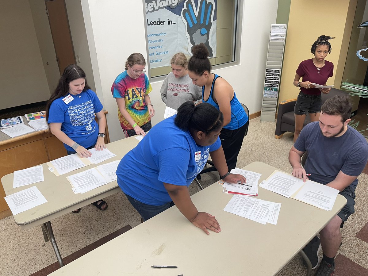 ASUBStudents's tweet image. It’s move-in day! 🖖#BeVanguard #campuslife