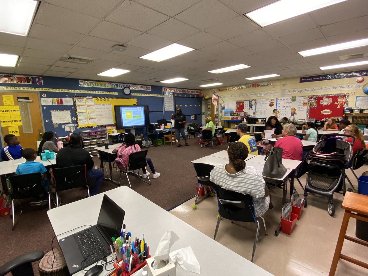 WestForestInt's tweet photo. Open House Fall ‘22, what a great turnout! ❤️ https://t.co/p9TR835O3P