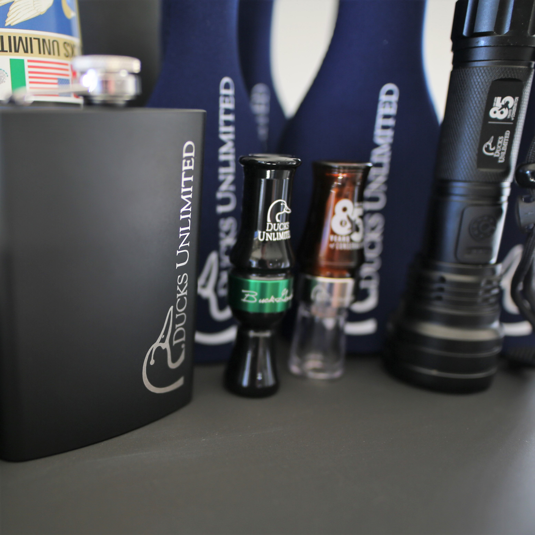 It's almost waterfowl time! Who needs an awesome call, flask or coozie from our Partners at DU? Get ya some at the next HFT Event!

@kenetrekboots <a href="/mathewsinc/">paul mathews</a> <a href="/vortexoptics/">Vortex Optics</a> <a href="/sitkagear/">Sitka Gear</a> <a href="/ducksunlimited/">Ducks Unlimited</a> @wildsheepfoundation @badlandsaircraft  #shotgunning #archery #hunting #bowhunti