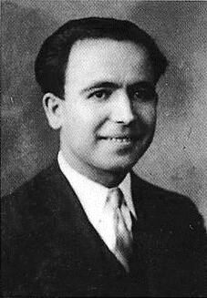 Queremos lembrar a relación de Alexandre Bóveda co concello de #Toén: o 4 de febreiro do 34 deu un mitin en Mugares convidado polo Grupo Galeguista do lugar; o 17 de abril do 36, de volta dun acto en Pontevedra, parou en Alongos á saudar á Irmandade Galeguista desta parroquia.