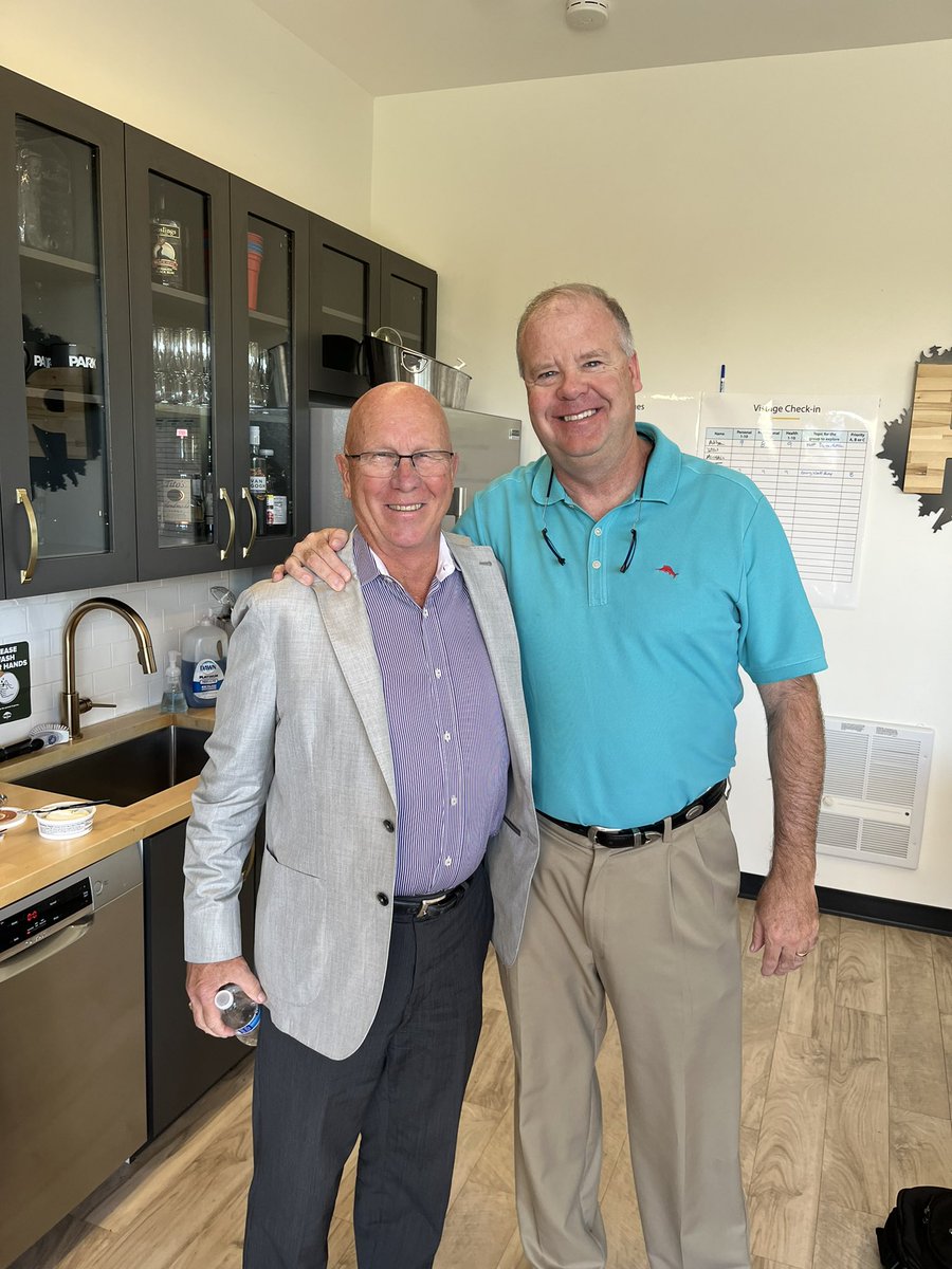 CoachWhitey97's tweet photo. Had the great Dr. Paul Schemmp present to my Vistage Team yesterday. Awesome presentation on business leadership. Dr. P is awesome. #LeadershipMatters @DrSchempp @CoachJimJohnson @vistage @4tradersleaders @denverbusiness #growth #progress #FearRegret #WinTheProcess https://t.co/4TRRp8OzIn