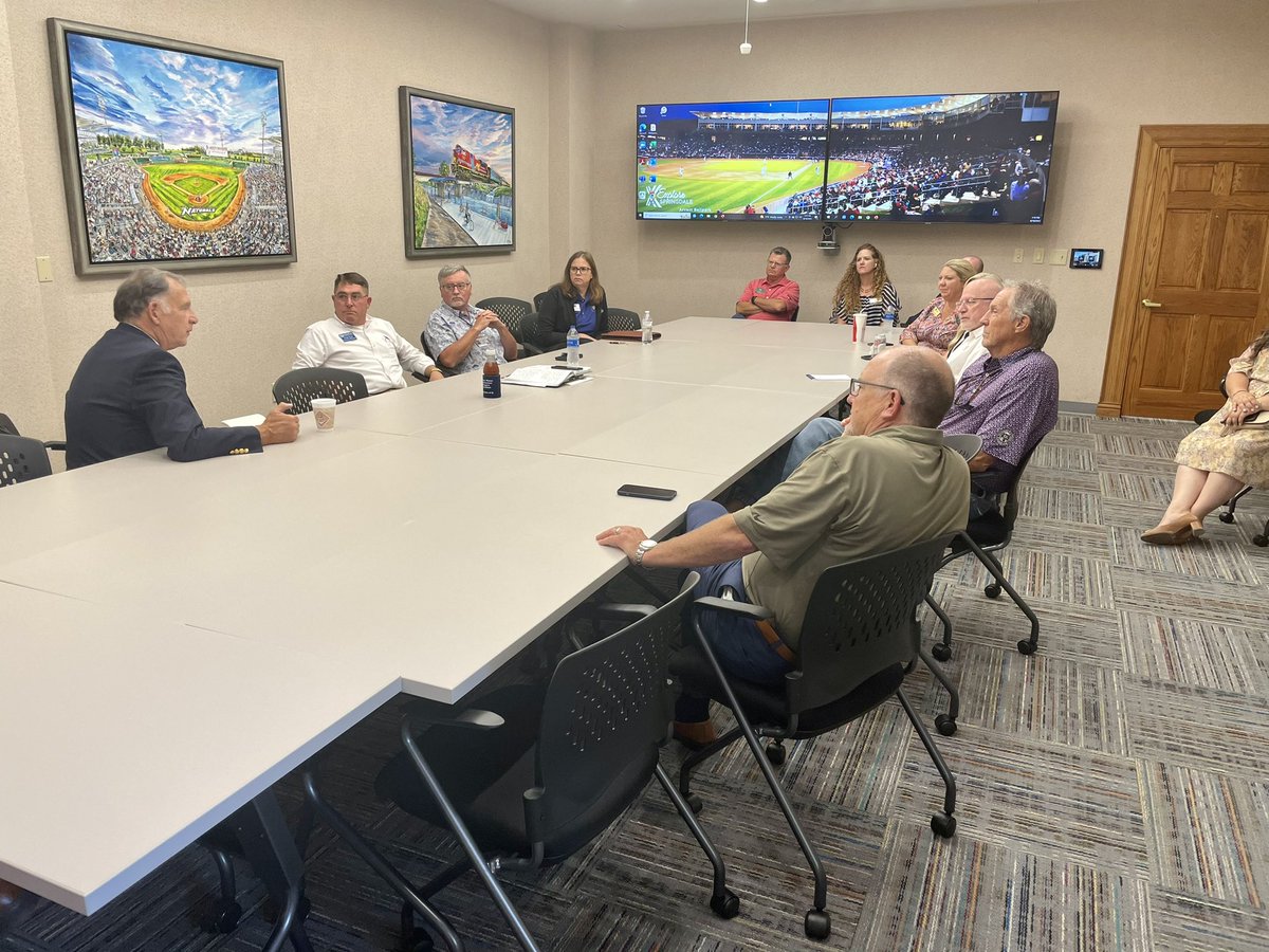 JohnBoozman's tweet photo. Business leaders in Springdale shared with me how inflation, higher gas/diesel prices and labor shortages are squeezing operations and inflicting tremendous pain on employees & customers. I appreciate their feedback that confirms what we’ve been hearing all week. #BustingMyBudget https://t.co/OqJAR3FQ1Q