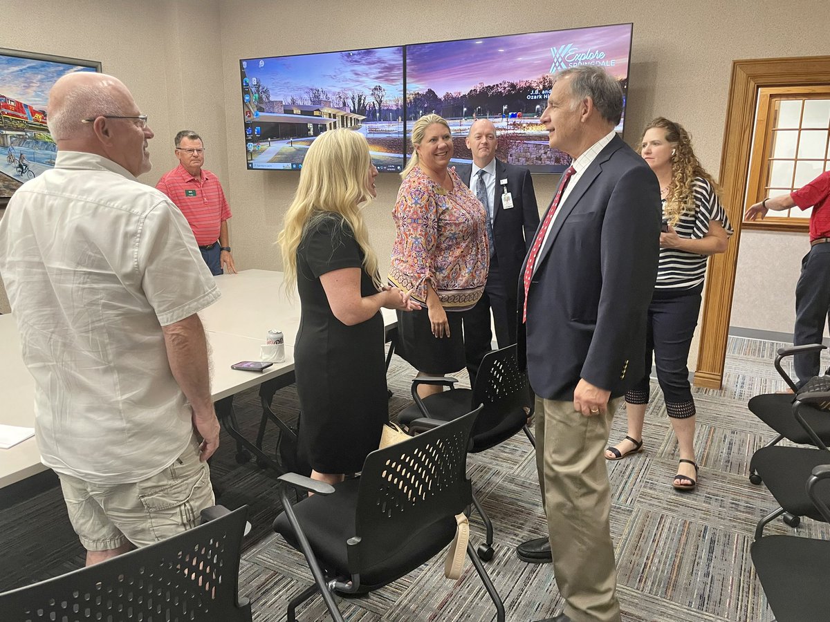 JohnBoozman's tweet photo. Business leaders in Springdale shared with me how inflation, higher gas/diesel prices and labor shortages are squeezing operations and inflicting tremendous pain on employees & customers. I appreciate their feedback that confirms what we’ve been hearing all week. #BustingMyBudget https://t.co/OqJAR3FQ1Q
