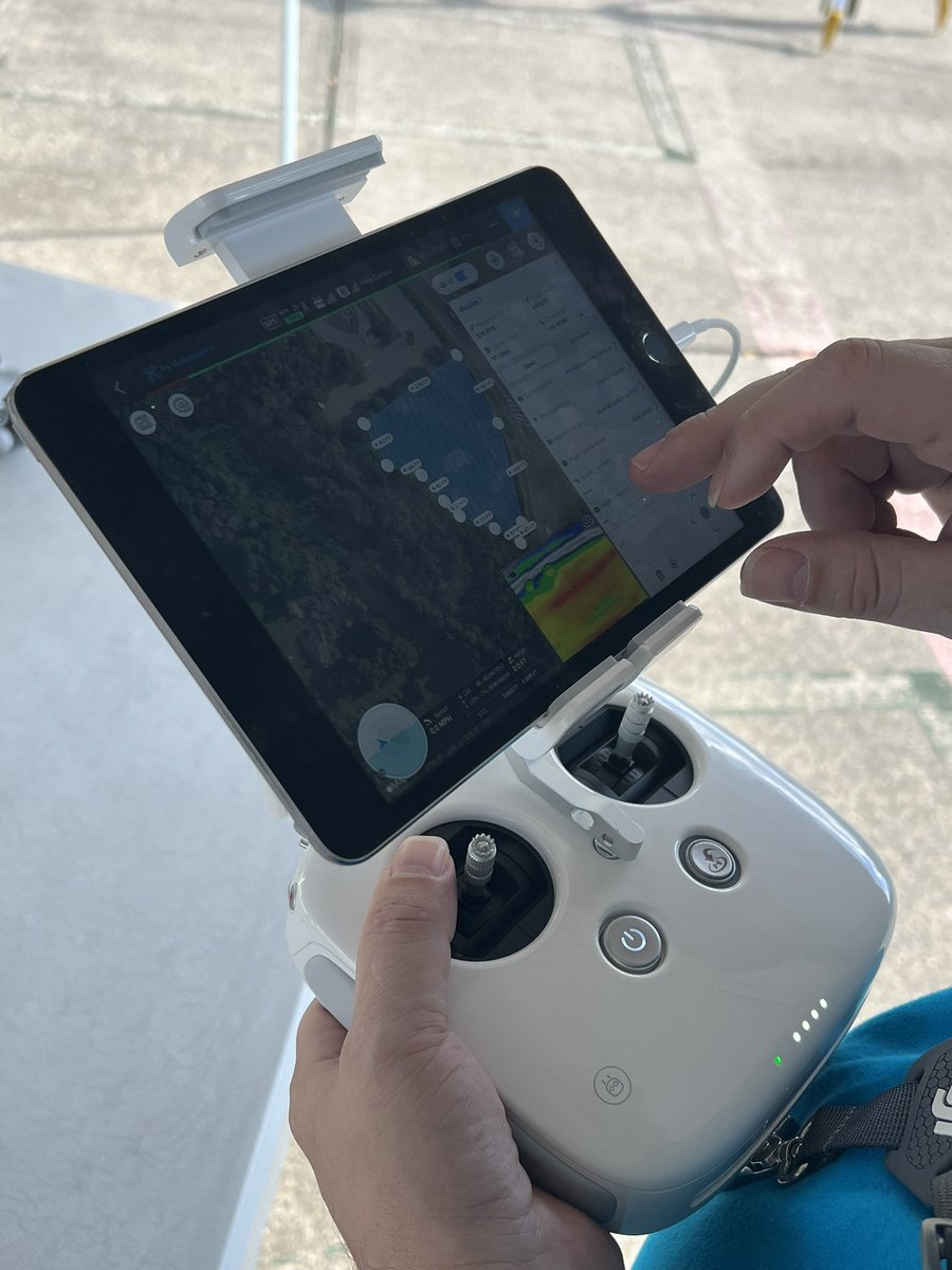 Agro_Watts's tweet photo. Mapping some lilacs using #Phantom4Multispectral #RTK 
We are excited to process this data using the new #Pix4Fields version! @Pix4D_AG https://t.co/eFolgnae3L