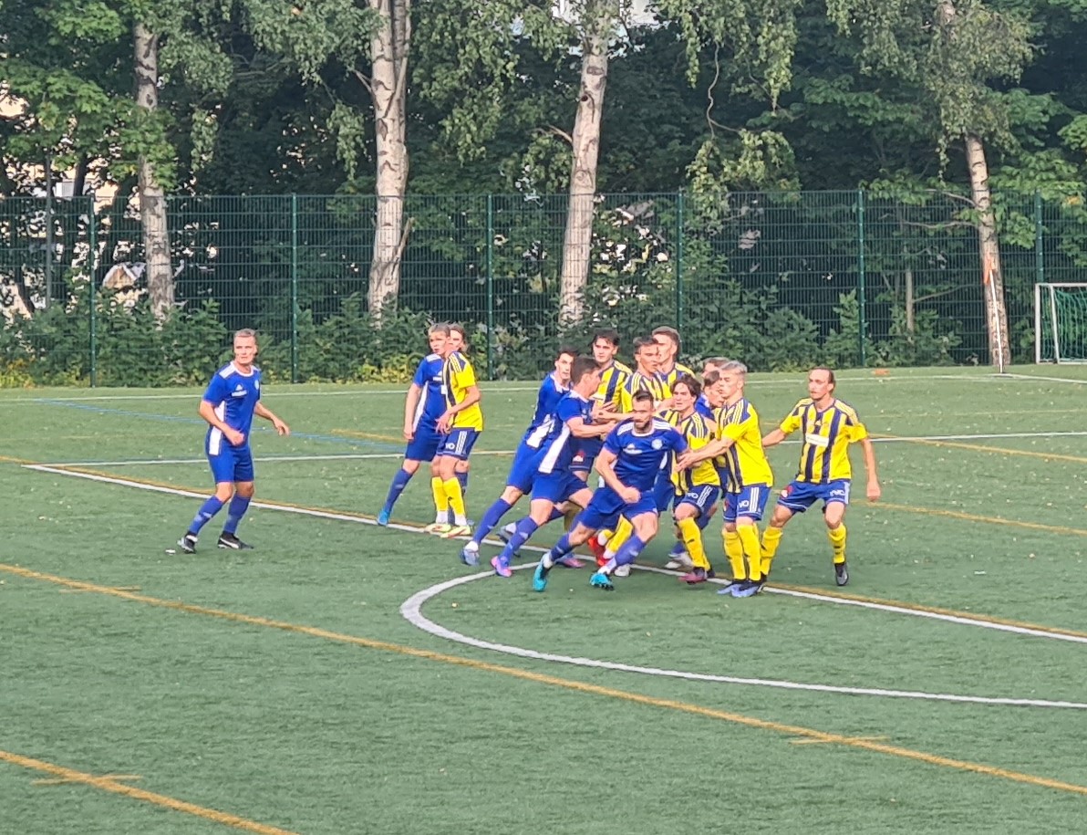 Blogissa palattiin eilen lämmitetylle Yläkentän penkille todistamaan, miten Pallo-Iirot jatkoivat voittokulkuaan. Kasitien vastaantulijaksi jäi TPK:

futistajaviinia.blogspot.com/2022/08/tpk-pa…

<a href="/PalloIirot/">Pallo-Iirot</a> <a href="/tpkedustus/">TPK Edustus</a> #palloiirot #tpkedustus #turku #rauma #kolmonen #kolmonenlänsi