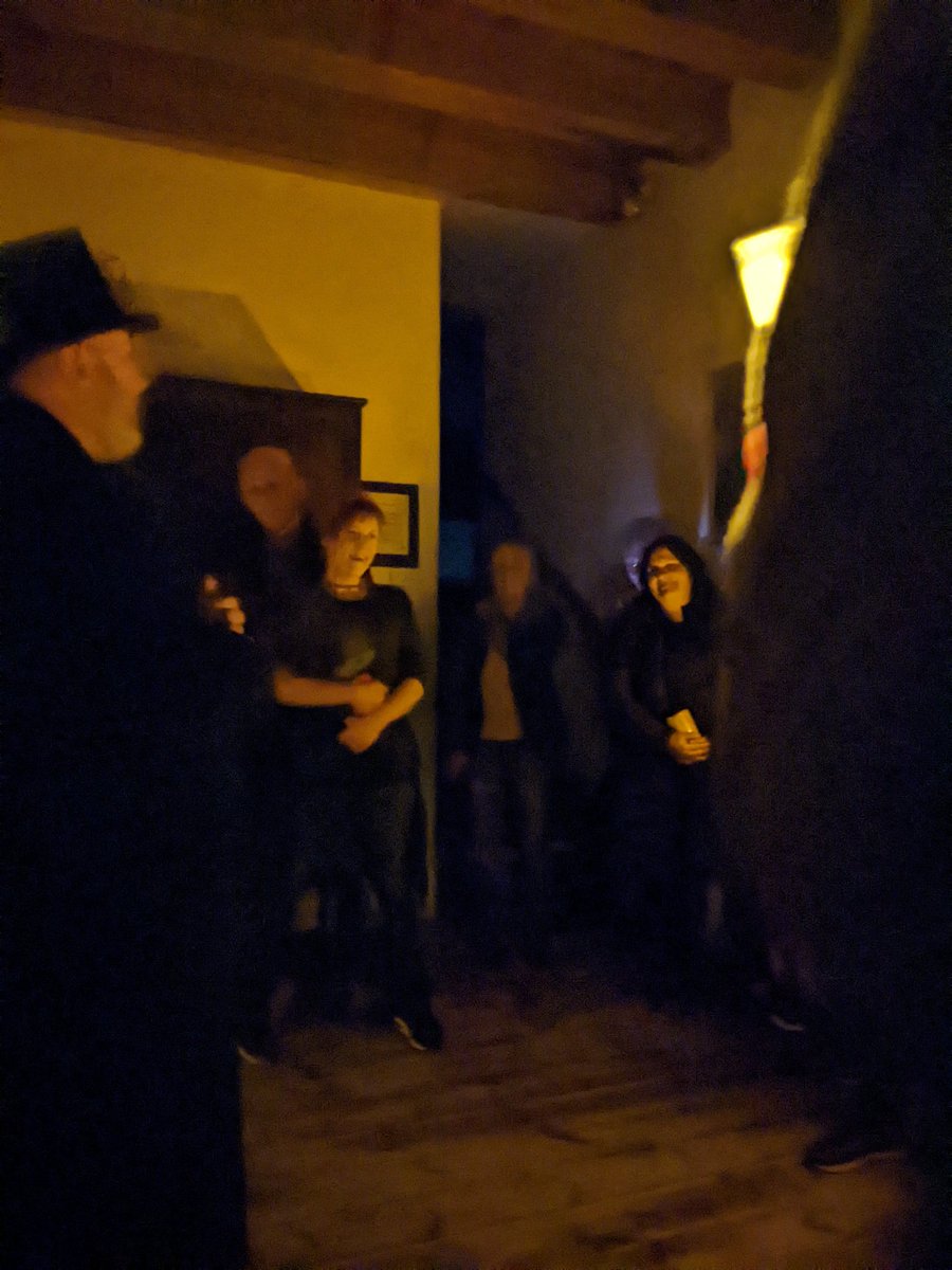 PomCollins's tweet photo. #haunted #paranormal #whatthefuckisit #sceptic

Any ideas anyone? Something behind the lady with the long hair? Didn't see anything at the time... https://t.co/zHiYBN0zft