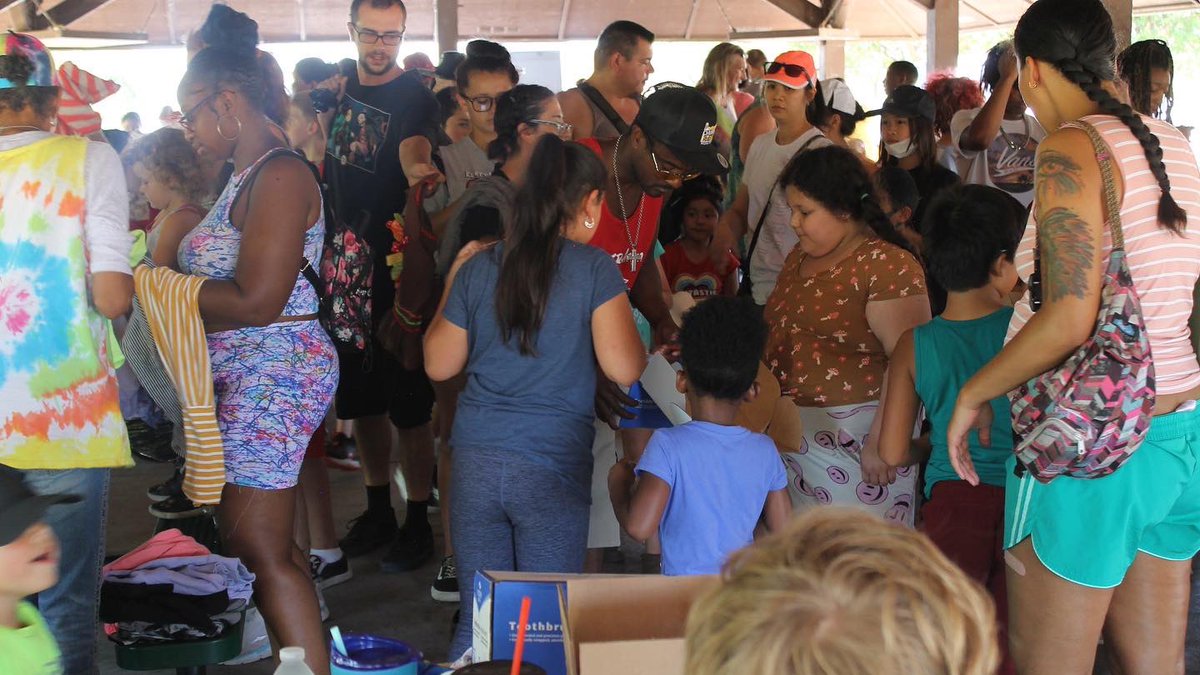 Freemanbailbnd's tweet photo. Some photos from our back to school event ! https://t.co/FfHMUl0foK