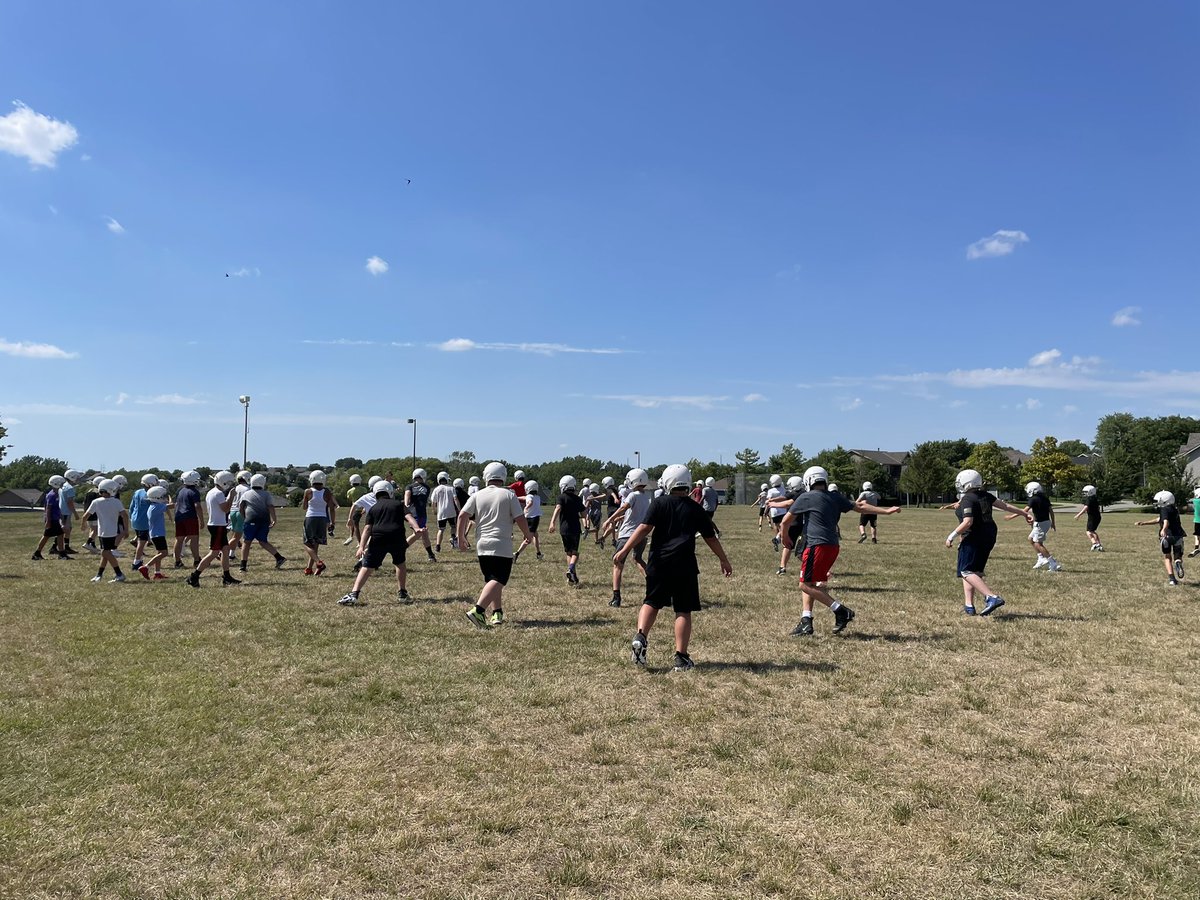 BMSActivities's tweet photo. Football guys ready to roll! #bmsstrong @MPS_Beadle https://t.co/UFRElFItdu