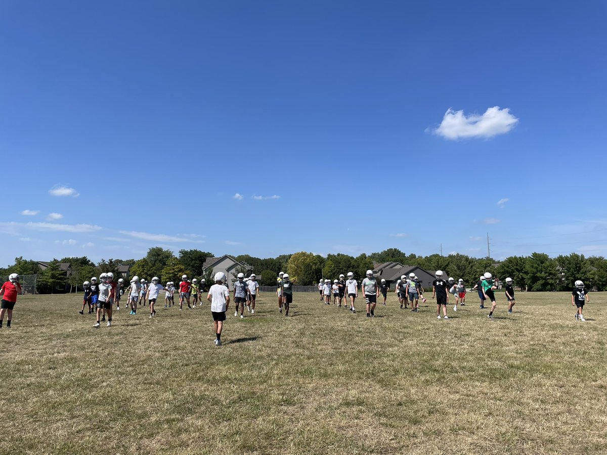 BMSActivities's tweet photo. Football guys ready to roll! #bmsstrong @MPS_Beadle https://t.co/UFRElFItdu