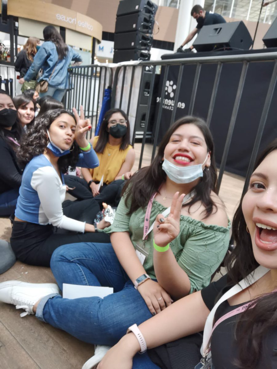 DvicioMexico_'s tweet photo. ¡Aún estás a tiempo de venir a #EncuentroOceanía a la firma de discos y showcase de @dvicioficial ! 
Nota: Recuerda que el disco que firmarán es “El laberinto” 
.
@sonymusicmexico @fansmxoficial https://t.co/42MzF9kqGF
