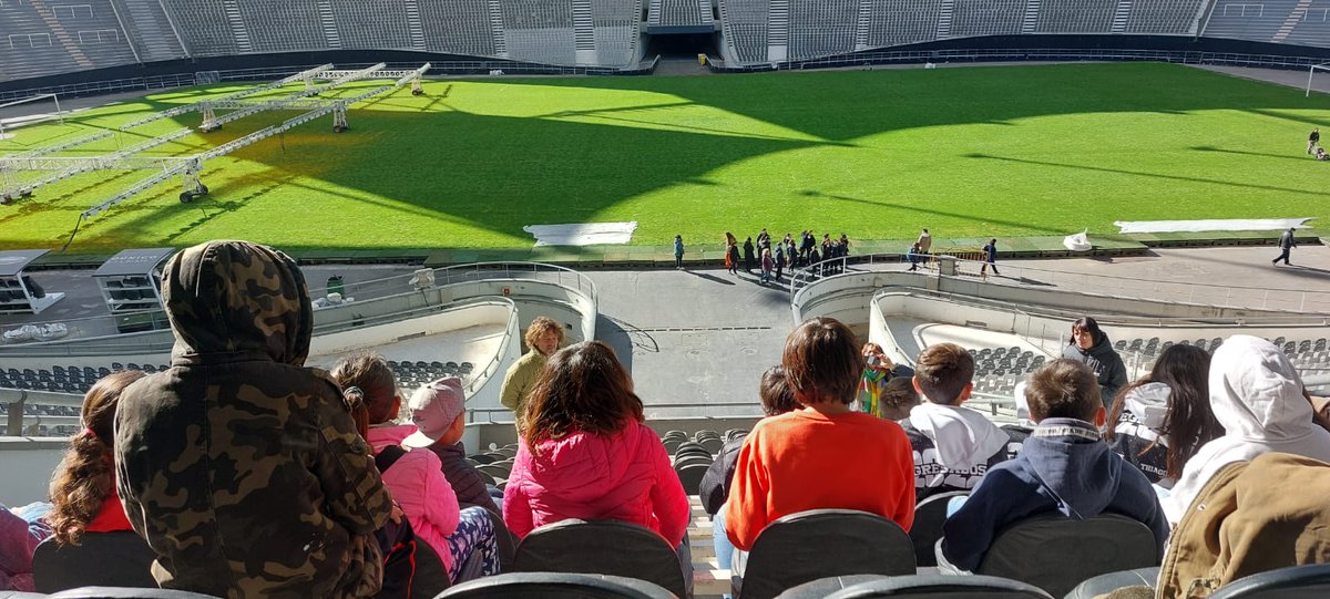 Leot14's tweet photo. ➡️Hoy las EP Rurales de #GeneralViamonte, disfrutaron de su visita guiada al #EstadioÚnico de #LaPlata🏟.
👉Continuamos fortaleciendo trayectorias educativas de nuestr@s estudiantes bonaerenses.
@Kicillofok @AlbertoSileoni @ClaudiaBracchi1 @gustavoeferri
➡️Educación Física PBA❤️ https://t.co/GkCKdDuzJk
