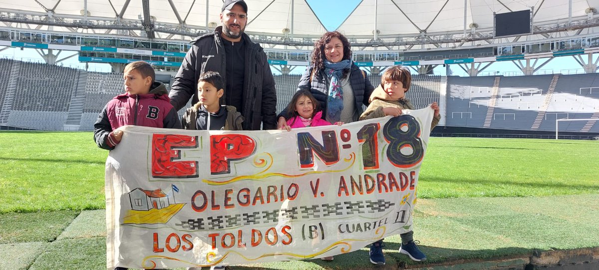 Leot14's tweet photo. ➡️Hoy las EP Rurales de #GeneralViamonte, disfrutaron de su visita guiada al #EstadioÚnico de #LaPlata🏟.
👉Continuamos fortaleciendo trayectorias educativas de nuestr@s estudiantes bonaerenses.
@Kicillofok @AlbertoSileoni @ClaudiaBracchi1 @gustavoeferri
➡️Educación Física PBA❤️ https://t.co/GkCKdDuzJk