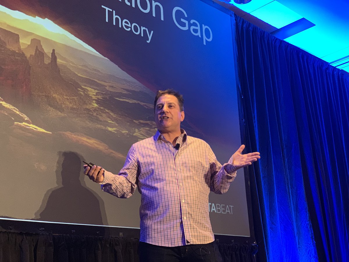 DigitalSummits's tweet photo. Are you giving away too much information in your marketing? @TomShapiro of @Stratabeat is on stage 1 at #DSMPLS letting you know how to figure out the best balance! #contentmarketing https://t.co/GGFh0vgdOO