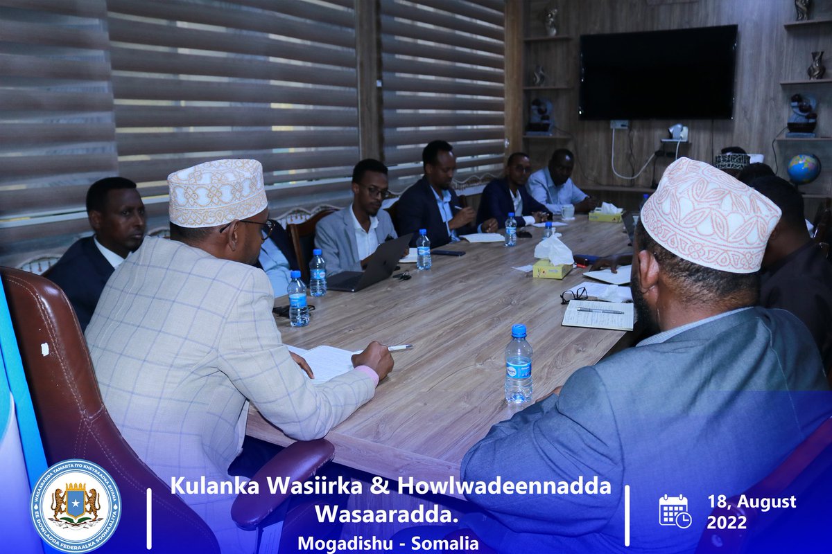 MoEWRSo's tweet photo. H. E Mr. @JamaTakal, the @MoEWRSo, had a special meeting with the Senior Advisors and Directors of Departments of the Ministry to evaluate the activities of the Ministry and the plans for the Ministry's work and its continuation. https://t.co/GrPLt2KfaE