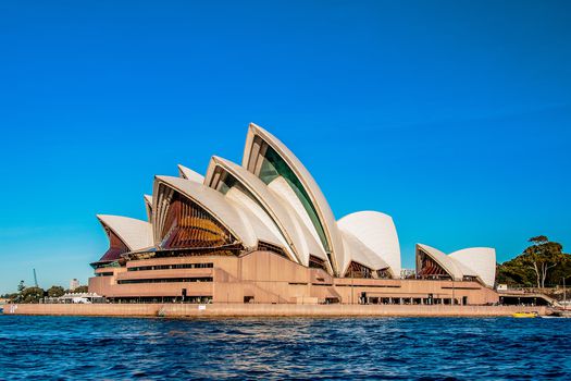 elespectador's tweet photo. #LoMásLeído en Educación: Más de 11 mil colombianos eligieron a Australia como destino para estudiar. https://t.co/6y1Q11iAAo https://t.co/97uHDbxiBG