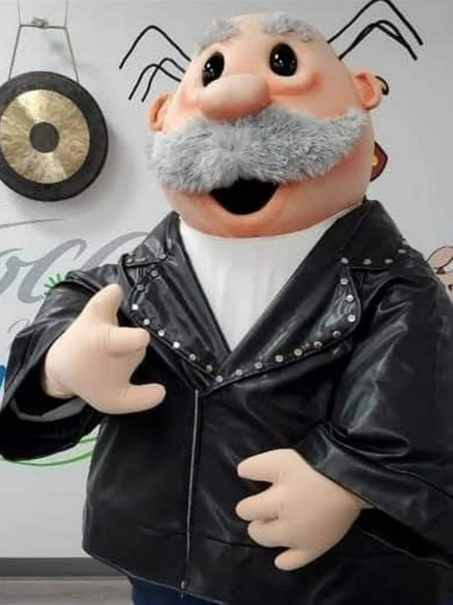 SenoritaConNepe's tweet photo. Él Dr. Simi ya está listo para aparecer en el DVD de Rammstein
#DrSimi #Rammstein #México #TweetOriginal https://t.co/oOw6qQG44b