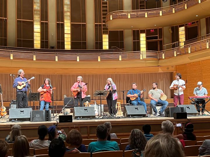 CathyandMarcy's tweet image. #strathmoreukefest faculty concert wrapped up an amazing festival.THX to @danielworldmus1 Eve Goldberg, @herbohtajr PabloRegis @strathmore staff and the amazing students. Save the date Aug. 12-16, 2023. #ukulele #ukefest #uke @UkuleleMag