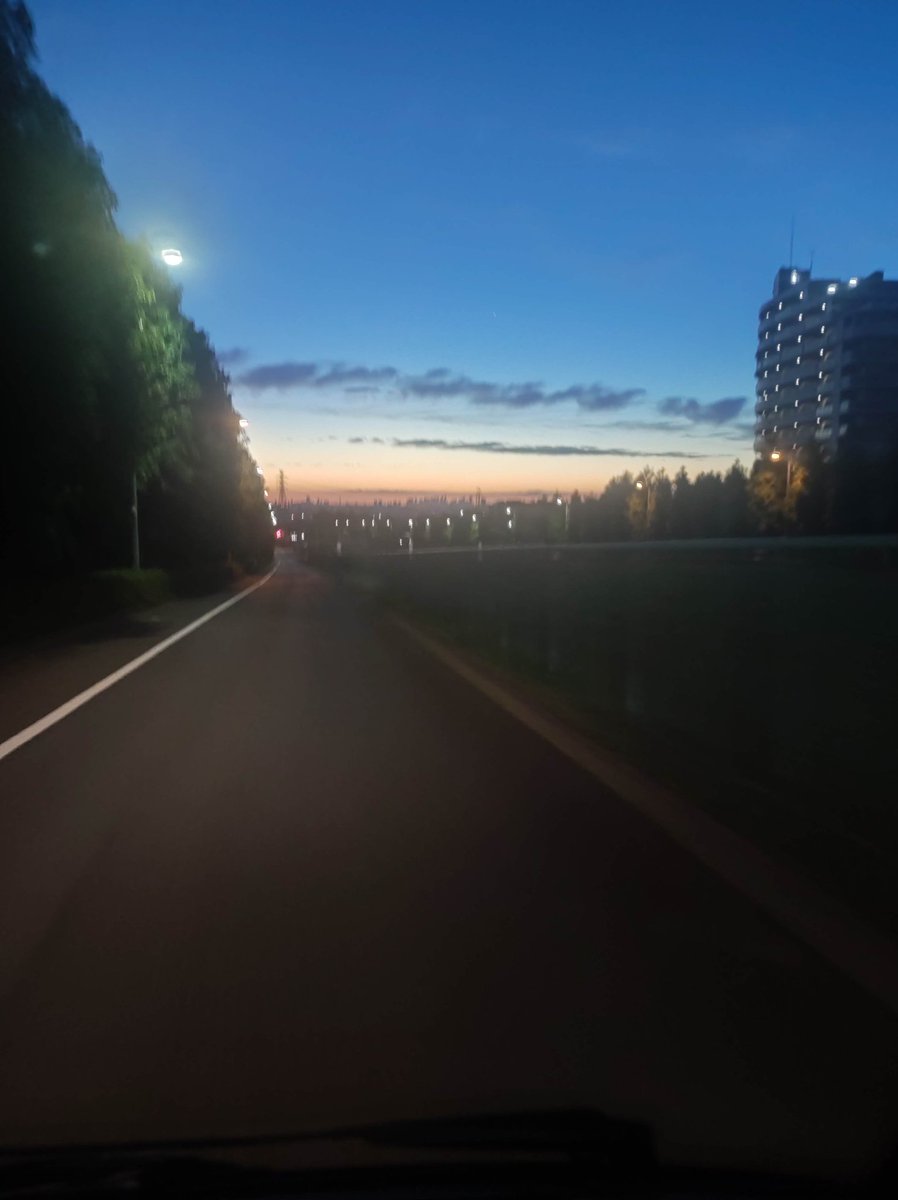 この仕事をしていなければなかなかお目にかかれない美しい夜明け！

時代を超えて先人もこんな風景に感動していたんですね。

★★★ 格安単身引越し  6,800円~ ★★★
kanto-support.com
#引っ越し #格安　#東京　#神奈川　#単身