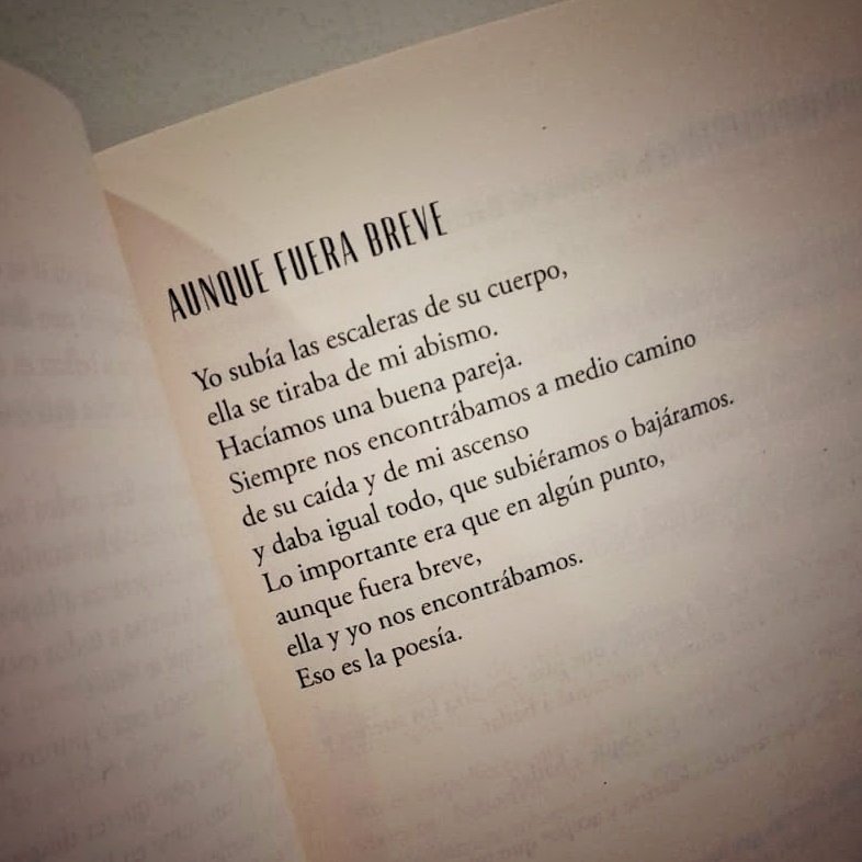 Algunos_Versos's tweet photo. #Marwan #poesia #FelizJuevesATodos #poetry #libros #LibrosRecomendados #amor #Ella #AunqueFueraBreve #TodosMisFuturosSonContigo #Jueves #love #booktwt #books https://t.co/ToTXKyeNLQ