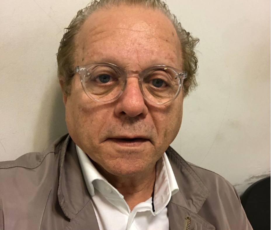 ¡MIEDDA! Este "Drogo" ¿ viene hacer películas a Venezuela ó avioncitos de papel para tumbar al rrégimen ? ¡ al Teresa Carreño! . Hay que investigar a fondo que papel juega la directiva del susodicho teatro, Todas las plastas están siendo contratadas allí, hasta YO