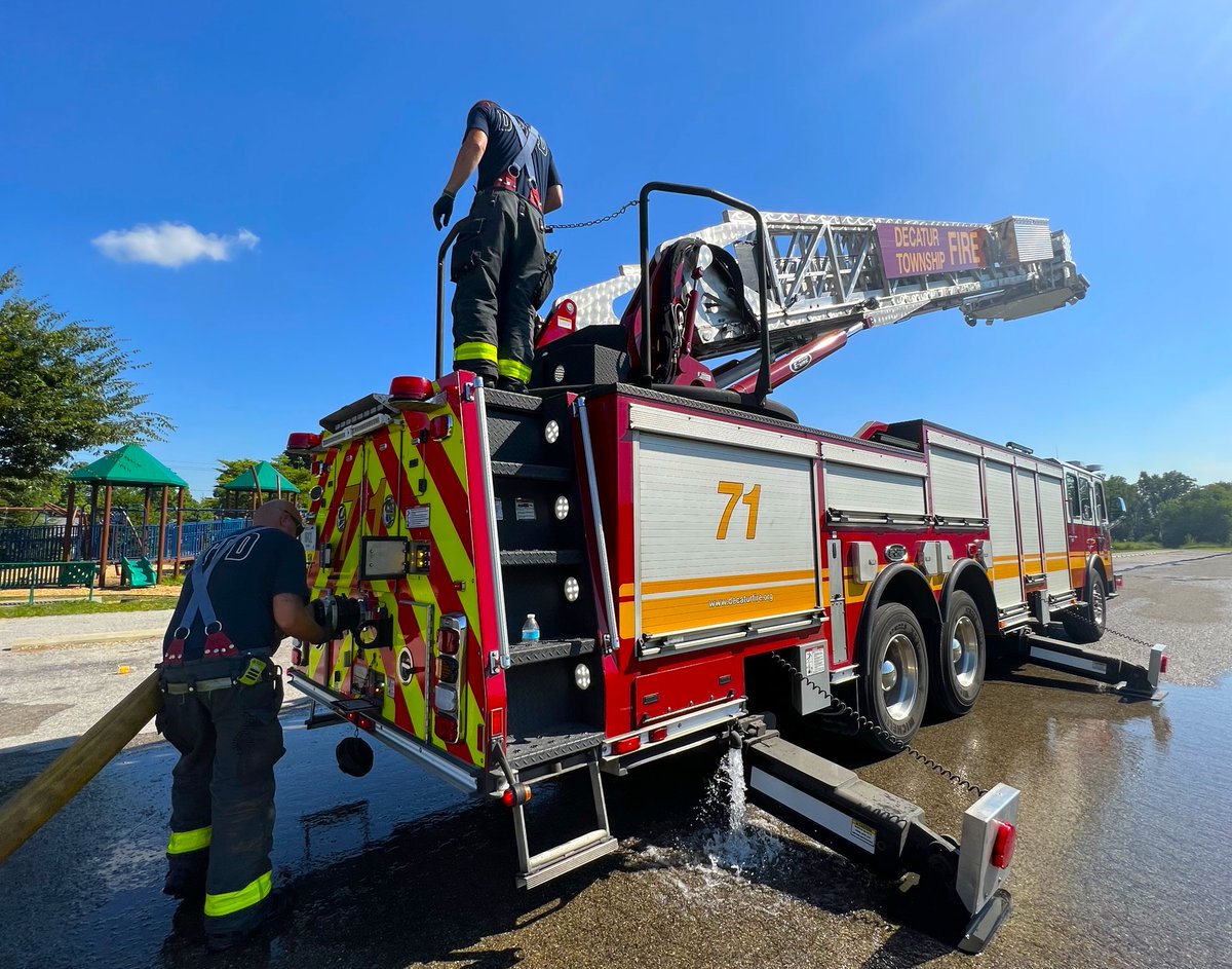 Decaturtwpfire's tweet image. Training never stops! NFPA sets standard guidelines for the fire service.  This week all three DTFD shifts (A, B, C) trained on NFPA 1410: Standard on Training for Emergency Scene Operations.  Keep training, stay proficient! @NFPA #nfpa #training #masterstream