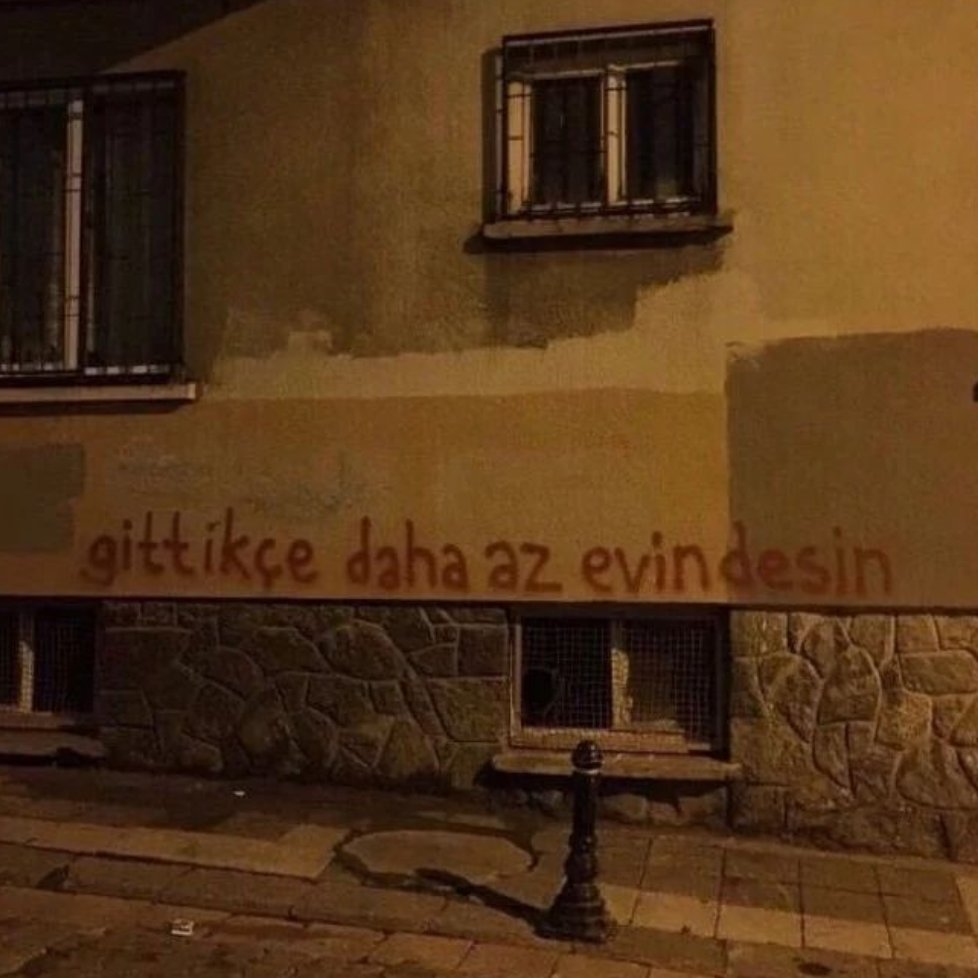 güllere ve devlete inanmanın kanattığı yerden (@hafifmesrepkvl) on Twitter photo 