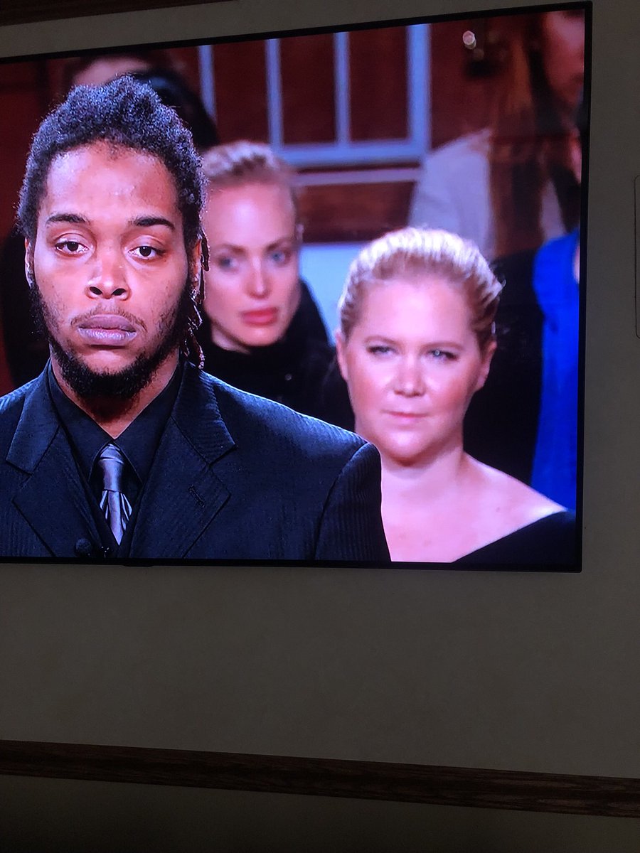 tracy_schubach's tweet photo. @amyschumer Were you in Judge Judy’s audience?? 
😱🤨😂 Wow! https://t.co/ylEzJrX3jc