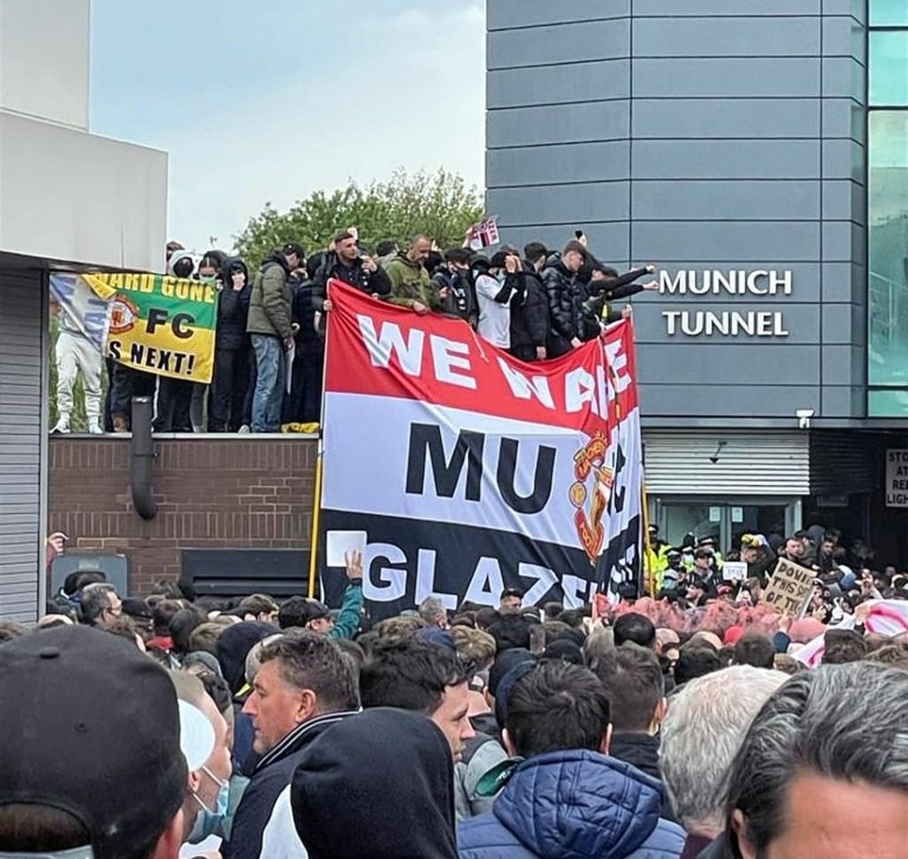 CarringtonView's tweet photo. Keep Going!

#GlazersOut 
#GlazersSellManUtd 
#JimRatcliffe https://t.co/CFg6G4hZiS