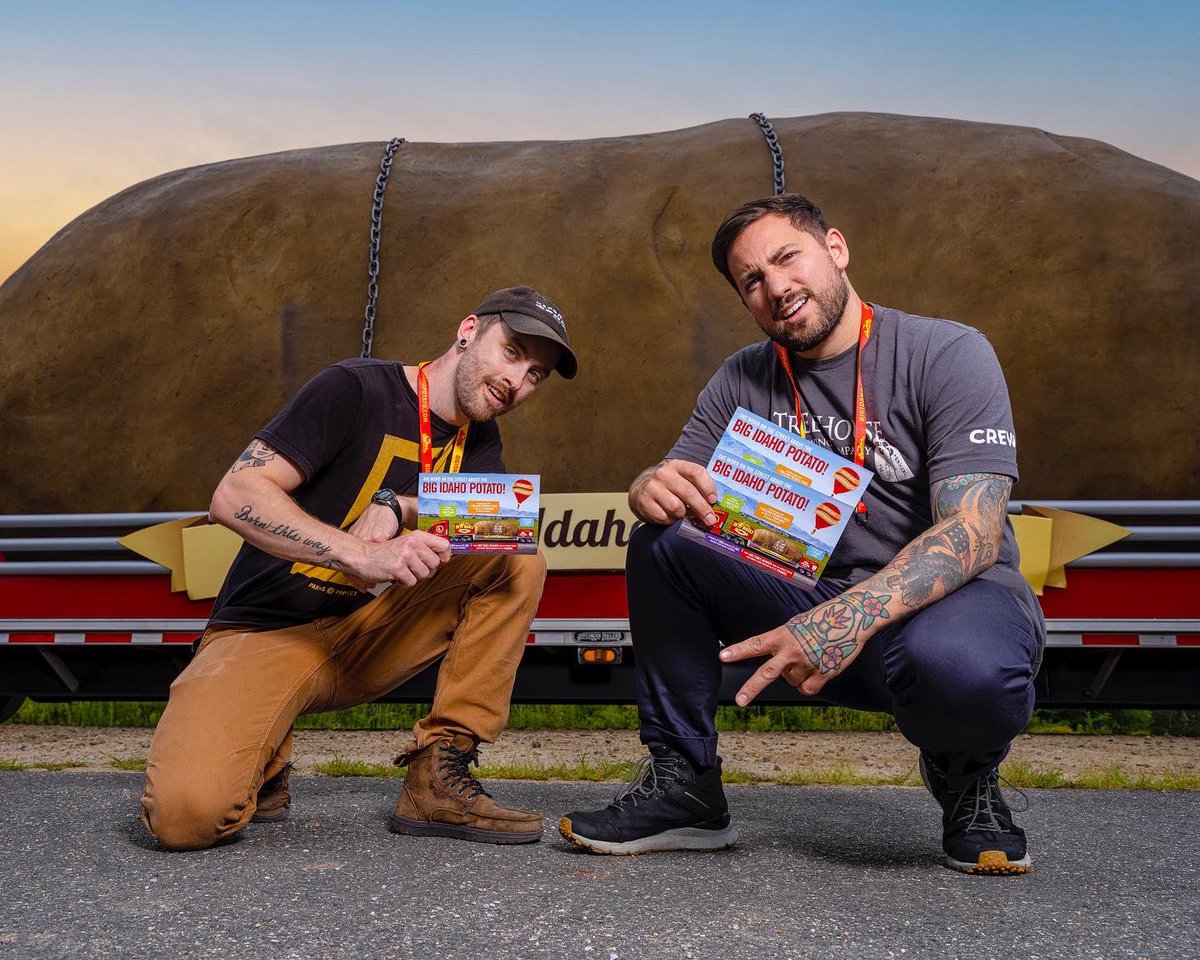 BigIdahoPotato's tweet photo. Some fuego 🔥 shots from @TreeHouseBrewCo very own Cody Oliver! Thank you for sharing your artistic abilities with us, sir! 🥔👨🎨
#bigidahopotato #idahopotato #imapotato #potato #treehousebrewco #artwork https://t.co/vzaHG8jElX