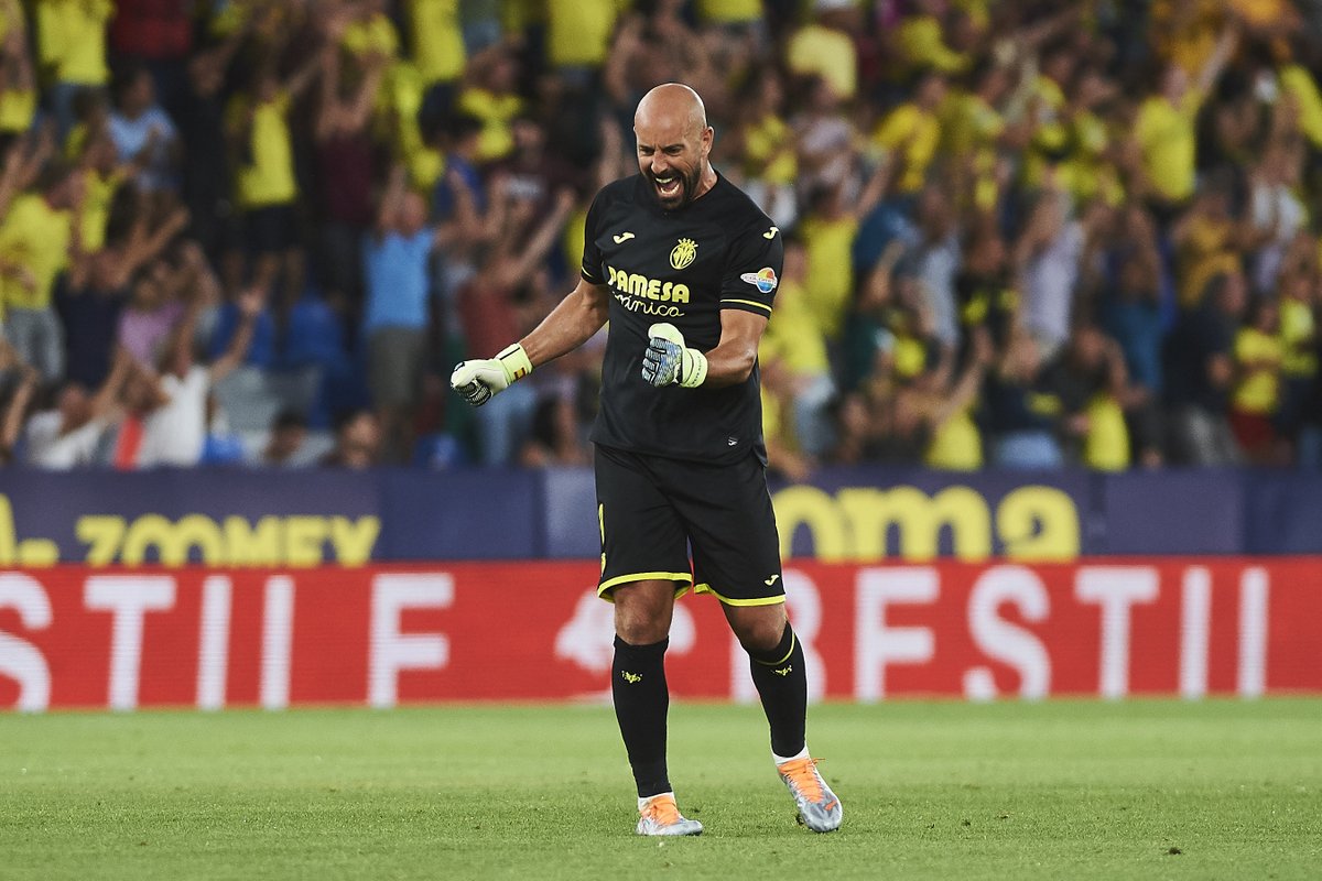 relevo's tweet photo. El Villarreal pone un pie en la Conference League tras ganar la ida de la previa al Hajduk Split (4-2).

🌌 Noche especial para Morales, que marcó un doblete en su debut oficial como titular en el Submarino. https://t.co/SJxzZz620n