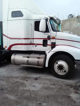 JCarlos_Valerio's tweet photo. #ServicioSocial | Robaron este trailer en la salida de Tecamachalco, es un tipo Internacional con número de placas 75AY9B color blanco, tiene franjas color vino y la caja tiene letras EASO con placas de remolque 65UN4W. Si usted lo ha visto, llamar al 911 o al 2228937750. #Puebla https://t.co/M24qxLXSfg