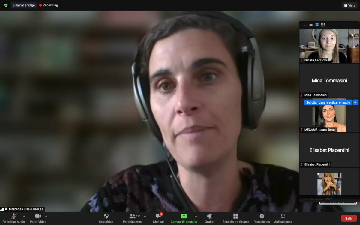 CAMEMujeres's tweet photo. Luego, presentamos la unión de @redcame  – @UNICEFargentina , a través de su Departamento de Responsabilidad Social y Desarrollo Sustentable y el sector de #MujeresEmpresarias- se unen en el marco de la iniciativa “Empresas que cuidan”. https://t.co/HqhgJJ2Zci