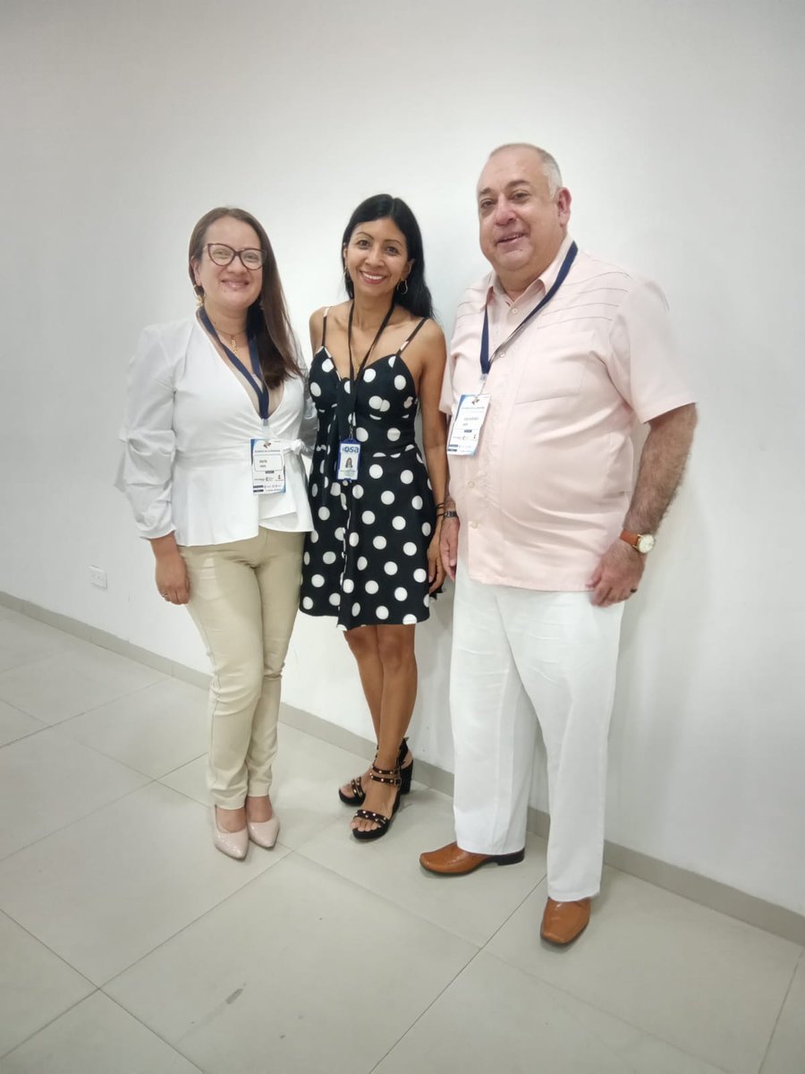 Asobares's tweet photo. Seguimos en Cúcuta, fortaleciendo lazos con @osa_org y @SaycoOficial con capítulo @AsobaresNS y nuestra Presidenta Nacional @adrianaplatasan llevando los nuevos beneficios para establecimientos con música en vivo en el Departamento. #AcuerdoDeLaFrontera https://t.co/JTsW1obfBh