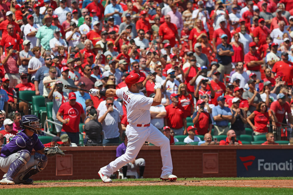 ESPNInsights's tweet photo. Albert Pujols hit a pinch-hit grand slam and Adam Wainwright pitched 7 scoreless innings today.

The Cardinals are the 1st team in MLB history to have a 40-year-old hit a grand slam and another 40-year-old throw at least 7 shutout IP in the same game, according to @EliasSports. https://t.co/8HYm46qkNd