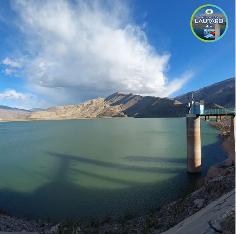 JVigilancia's tweet photo. Hermosa postal nos entrega el Embalse Lautaro 🤩

#paisajesdechile #embalselautaro #embalsedechile #aguassuperficiales #aguaesvida #chile #Atacama https://t.co/UX53WV7j2g