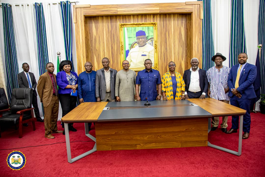 Keketoma_Sandi's tweet photo. Today, @PresidentBio continued the Stakeholders Engagement by meeting representatives of CSOs, SLAJ and Bar Association following the events of Wednesday 10th August 2022. This is the fourth set of engagements preceded by Tribal Heads, Paramount Chiefs and Religious Leaders. https://t.co/7uwIgdAqIV
