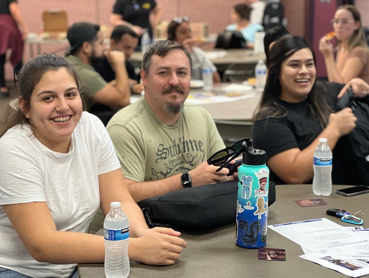 LemooreCollege's tweet photo. The first of the fall semester at West Hills College Lemoore has been amazing! We’ve had a chance to meet new students, welcome them to campus, and help them find their way on on campus. It’s so nice to see our students’ smiling faces! #WHCLemoore #BackToSchool #FallSemester https://t.co/EeZSX14Dhp