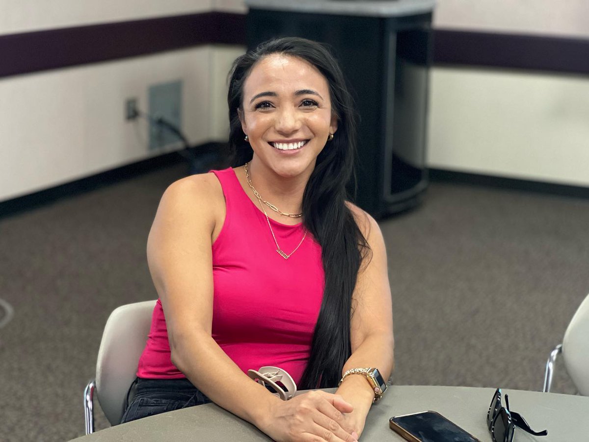 LemooreCollege's tweet photo. The first of the fall semester at West Hills College Lemoore has been amazing! We’ve had a chance to meet new students, welcome them to campus, and help them find their way on on campus. It’s so nice to see our students’ smiling faces! #WHCLemoore #BackToSchool #FallSemester https://t.co/EeZSX14Dhp