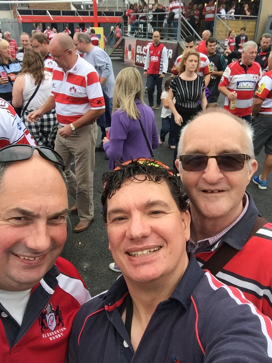 Lambpie1973's tweet photo. @DanEtchells @anna66newton @DfRugbygirl @gloucesterrugby @mobythebadger He certainly was a lovely guy with a quick and dry sense of humour he will be greatly missed by all the #glawsfamily on Twitter. RIP #Mobes thoughts with all his family and friends https://t.co/eAtLJPETWC