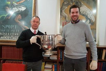 🆕🚨 In the new TGU podcast @SerieA_Aust sits down with <a href="/theinsidelefty/">Dominic Bliss</a> to discuss extraordinary life of Ernő Egri Erbstein, the <a href="/EgriErbstein/">Egri Erbstein Tournament</a> Tournament, <a href="/CorinthianCas/">Corinthian-Casuals</a> and more. Enjoy the conversation. #Calcio #SerieA #Erbstein #VaiCorinthians 🇮🇹⚽️🇭🇺
open.spotify.com/episode/2FdQEM…