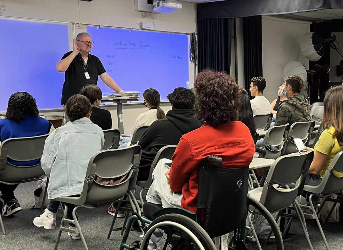devonsmith67's tweet image. Today, @samohi students also continued their college and career preparation through SMC dual enrollment courses, Career Technical Education pathways, and the first integrated curriculum academy! @samohiprincipal @smmusd @HPCuevas33