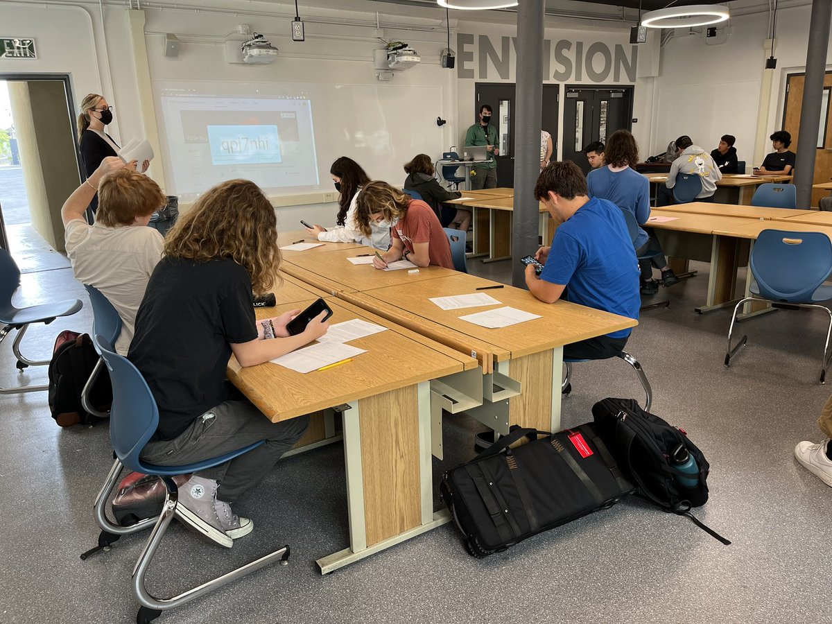 devonsmith67's tweet image. Today, @samohi students also continued their college and career preparation through SMC dual enrollment courses, Career Technical Education pathways, and the first integrated curriculum academy! @samohiprincipal @smmusd @HPCuevas33